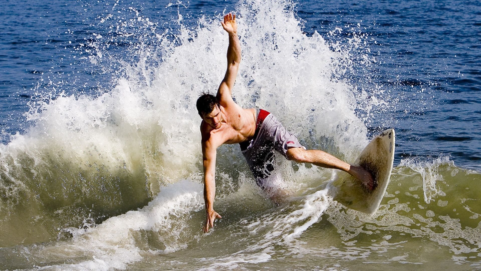 “新都福乐球赛：速度、力量与技术的完美碰撞”